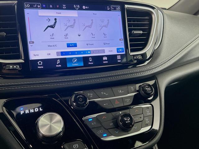 2025 Chrysler Pacifica Hybrid Premiuim S Appearance Package
