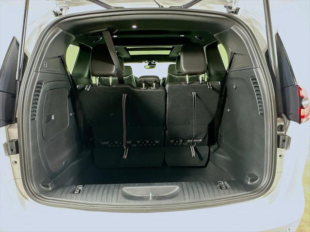2025 Chrysler Pacifica Hybrid Premiuim S Appearance Package