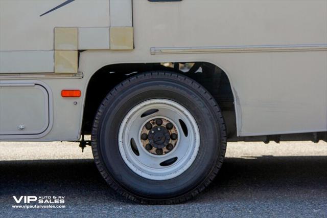 2013 Ford E-450 Cutaway Leprechaun