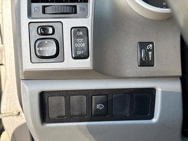 2016 Toyota Sequoia SR5 5.7L V8