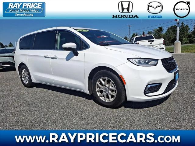 2023 Chrysler Pacifica Touring L for sale in Stroudsburg, PA