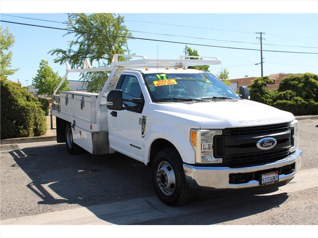 2017 Ford F-350 XL Cab  Chassis 4D