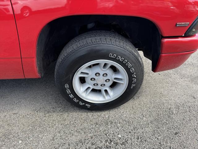 1999 Dodge Dakota Base