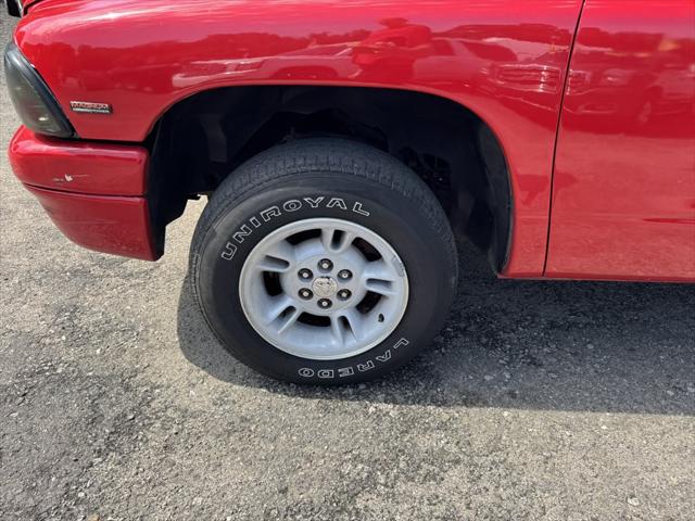 1999 Dodge Dakota Base