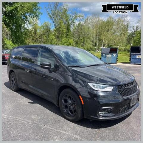 2022 Chrysler Pacifica Hybrid Touring L for sale in Westfield, IN