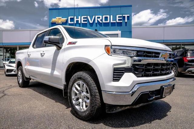 2024 Chevrolet Silverado 1500 4WD Crew Cab Short Bed LT for sale in Glendale, WI