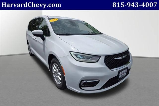 2023 Chrysler Pacifica Touring L for sale in Harvard, IL