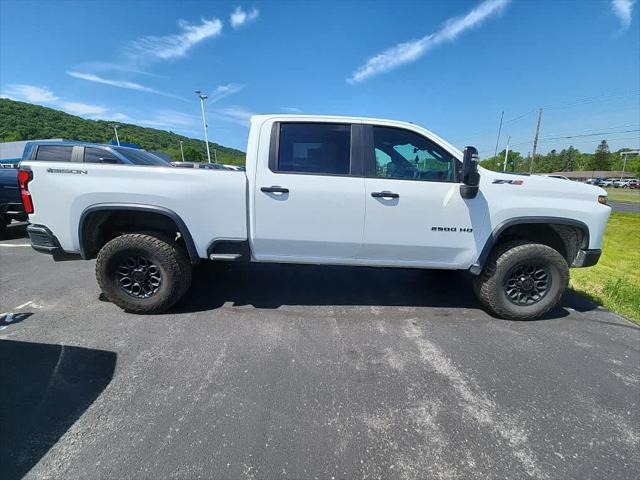 2025 Chevrolet Silverado 2500HD 4WD Crew Cab Standard Bed ZR2