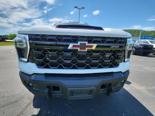 2025 Chevrolet Silverado 2500HD 4WD Crew Cab Standard Bed ZR2