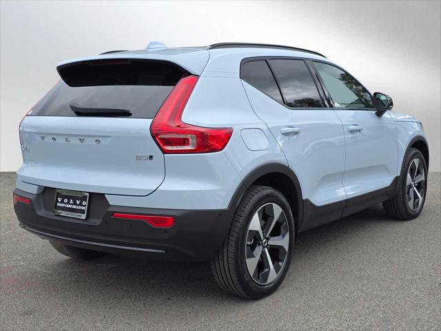2026 Volvo XC40 Plus, B5 AWD Gas (mild hybrid), Dark
