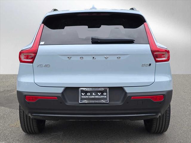 2026 Volvo XC40 Plus, B5 AWD Gas (mild hybrid), Dark
