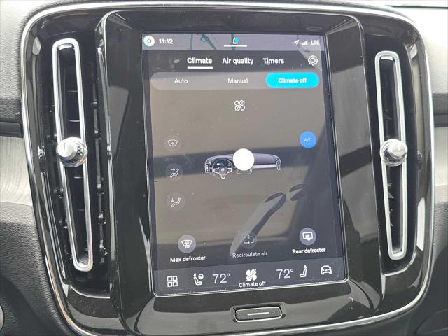 2026 Volvo XC40 Plus, B5 AWD Gas (mild hybrid), Dark