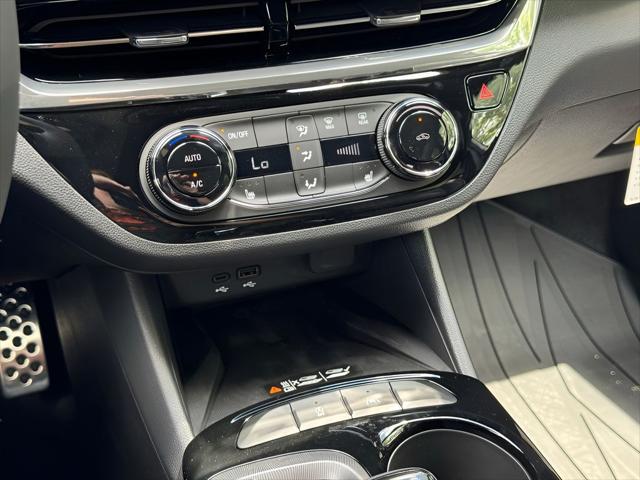 2026 Buick NV Sport Touring FWD