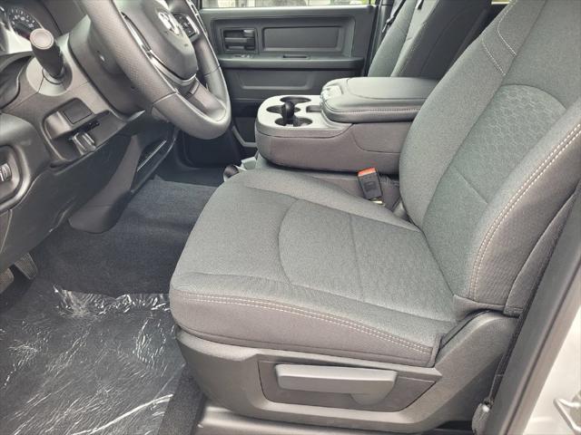 2026 Ram 2500 Black Express Crew Cab 4x4 64 Box