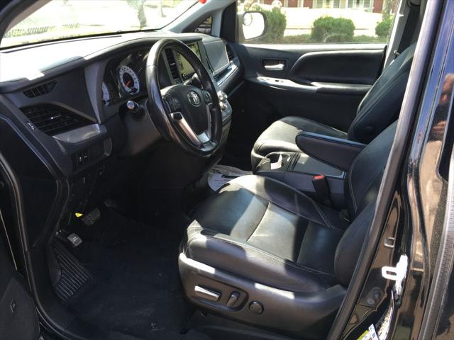 2020 Toyota Sienna SE