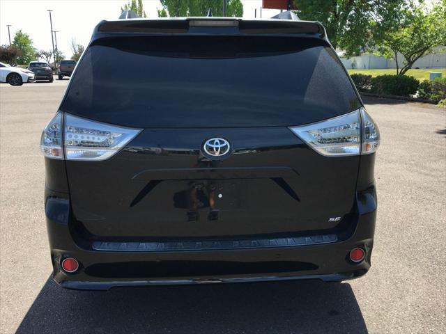 2020 Toyota Sienna SE