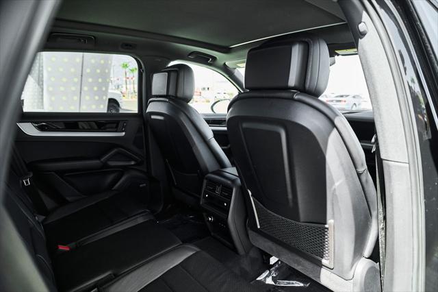 2024 Porsche Cayenne Base