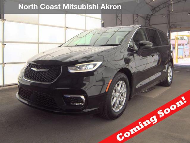 2023 Chrysler Pacifica Touring L for sale in Akron, OH
