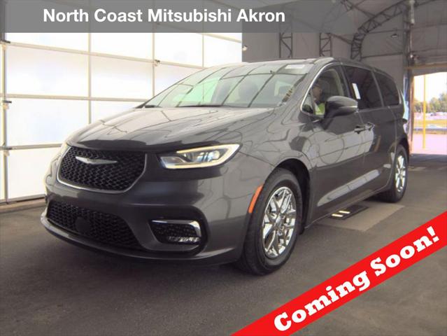 2023 Chrysler Pacifica Touring L for sale in Akron, OH