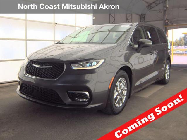 2023 Chrysler Pacifica Touring L for sale in Akron, OH