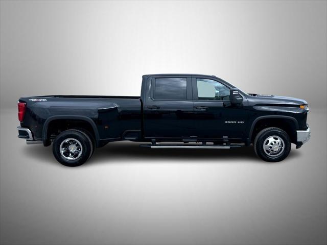 2026 Chevrolet Silverado 3500HD Crew Cab, Long Bed, LT Dual Rear Wheel, RWD