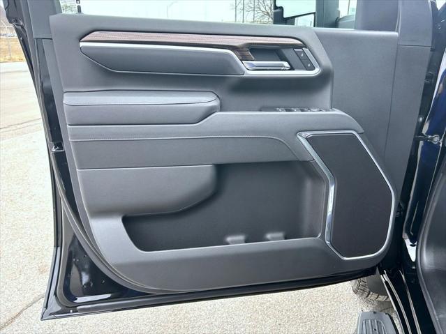 2026 Chevrolet Silverado 3500HD Crew Cab, Long Bed, LT Dual Rear Wheel, RWD