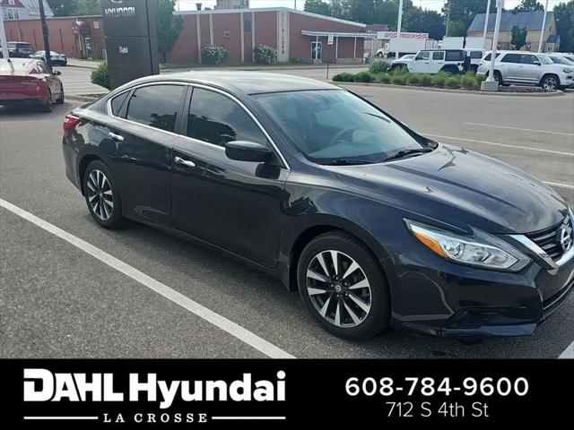 2017 Nissan Altima 2.5 SV for sale in La Crosse, WI