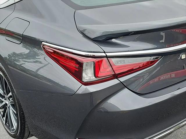 2025 Lexus ES 300h ES 300h