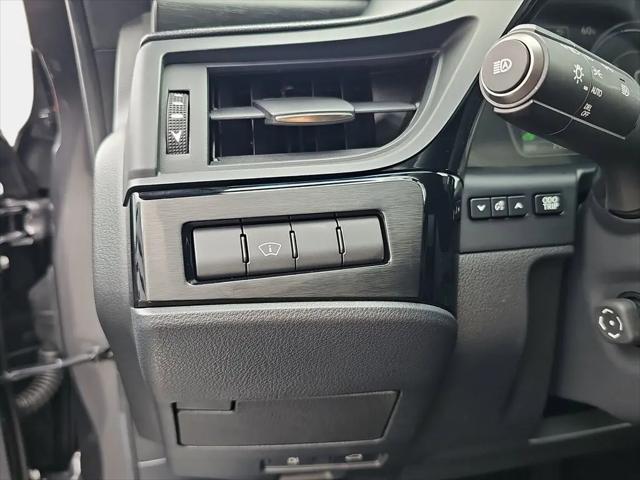 2025 Lexus ES 300h ES 300h