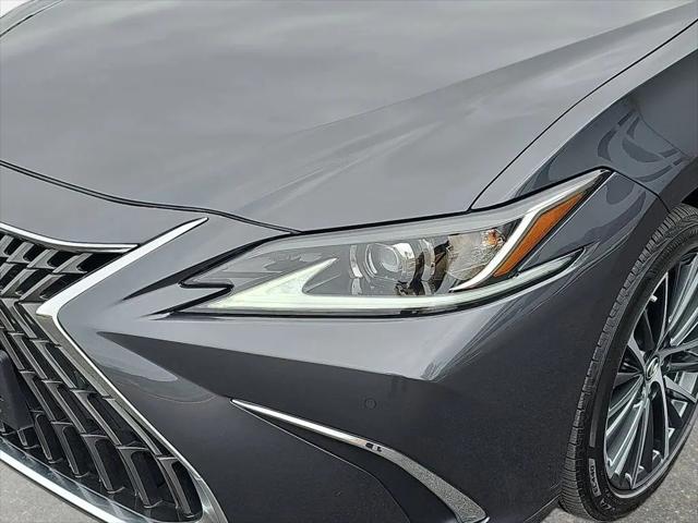 2025 Lexus ES 300h ES 300h