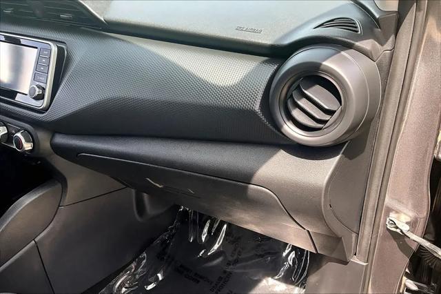 2021 Nissan Kicks S Xtronic CVT