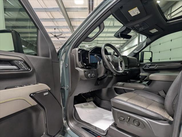 2025 Chevrolet Silverado 2500HD Crew Cab, Standard Bed, ZR2, 4WD