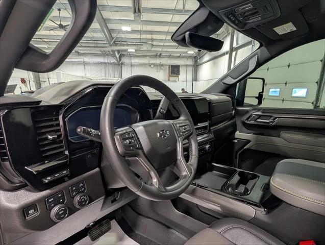 2025 Chevrolet Silverado 2500HD Crew Cab, Standard Bed, ZR2, 4WD