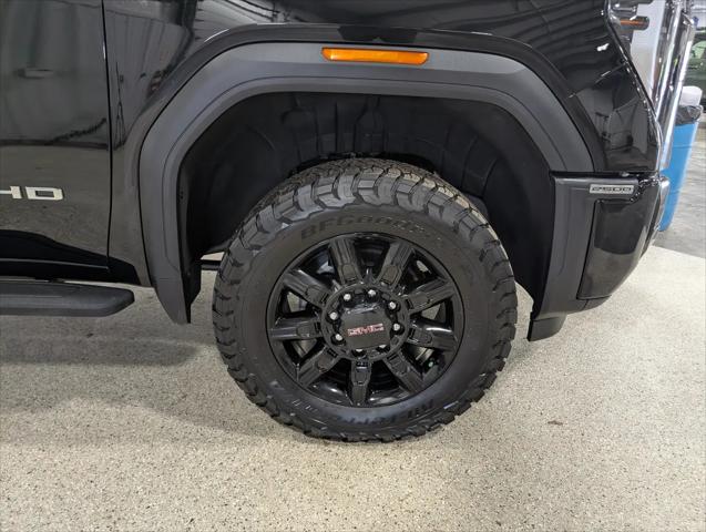 2025 GMC Sierra 2500HD Crew Cab, Long Bed, AT4, 4WD