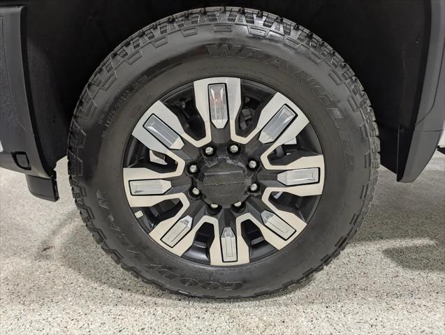 2025 GMC Sierra 3500HD Crew Cab, Standard Bed, Denali, 4WD