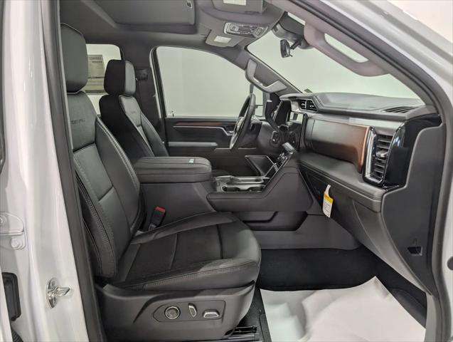 2025 GMC Sierra 3500HD Crew Cab, Standard Bed, Denali, 4WD