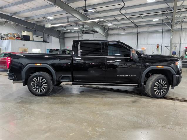 2025 GMC Sierra 2500HD Crew Cab, Standard Bed, Denali Ultimate, 4WD