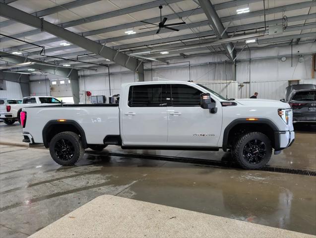 2025 GMC Sierra 3500HD 4WD Crew Cab Long Bed AT4