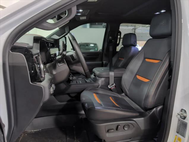 2025 GMC Sierra 3500HD 4WD Crew Cab Long Bed AT4