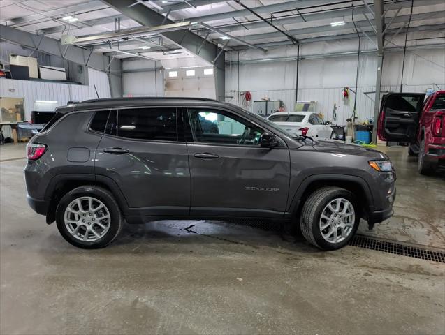 2024 Jeep Compass Latitude Lux FWD