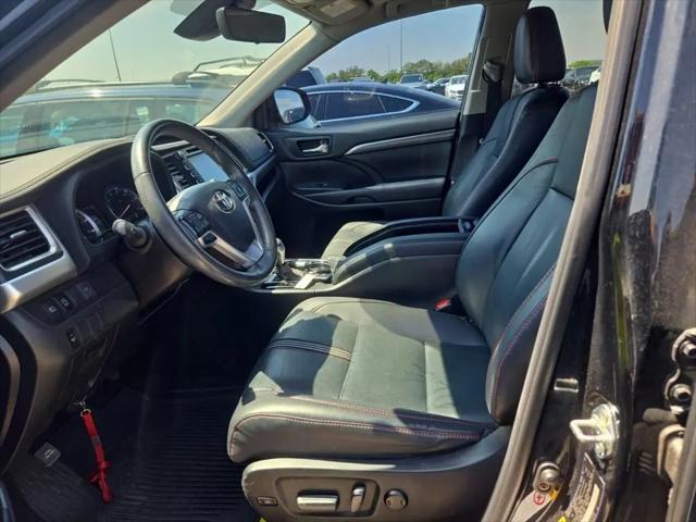 2019 Toyota Highlander SE