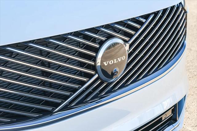 2026 Volvo XC90 Plus, B5 AWD Gas (mild hybrid), Gasoline, Bright, 7 Seats