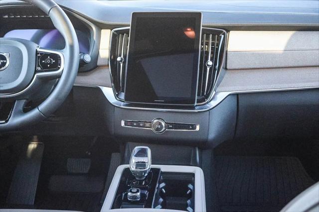 2026 Volvo XC90 Plus, B5 AWD Gas (mild hybrid), Gasoline, Bright, 7 Seats