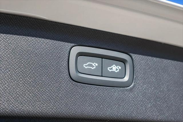 2026 Volvo XC90 Plus, B5 AWD Gas (mild hybrid), Gasoline, Bright, 7 Seats