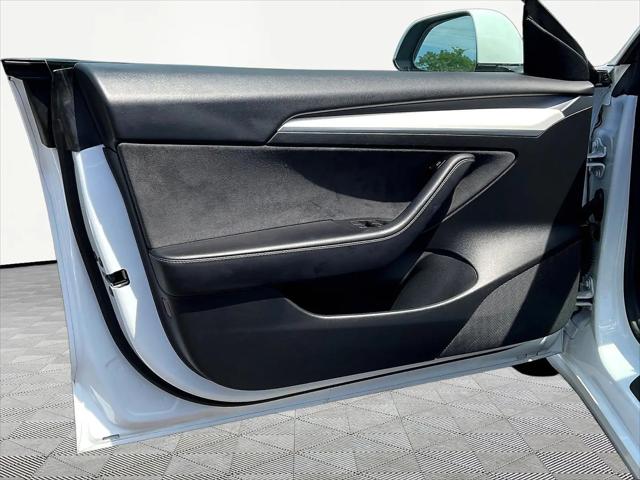 2022 Tesla Model 3 Long Range Dual Motor All-Wheel Drive