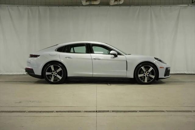 2025 Porsche Panamera 4