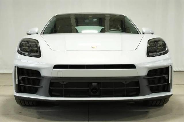 2025 Porsche Panamera 4