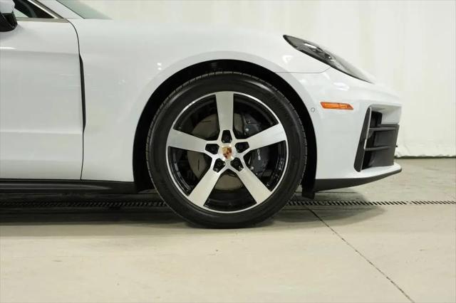 2025 Porsche Panamera 4