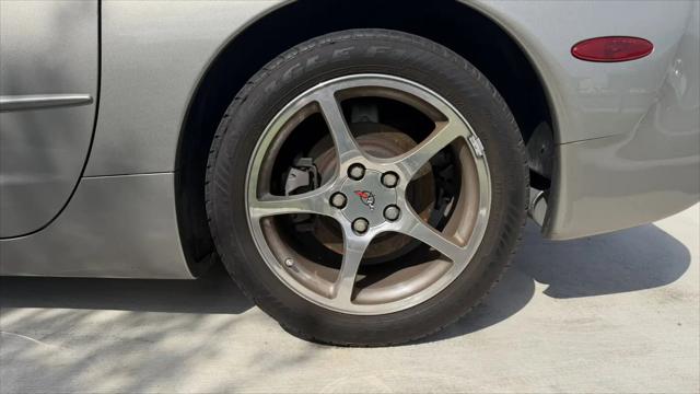 2001 Chevrolet Corvette Base
