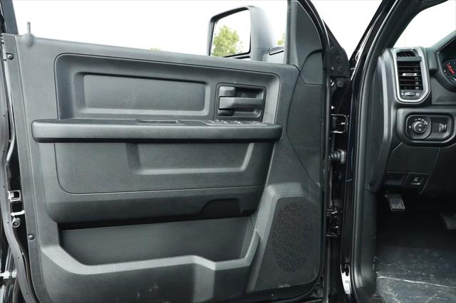 2026 Ram 2500 Black Express Crew Cab 4x4 64 Box